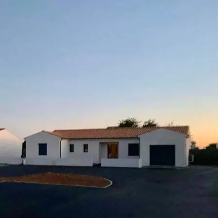 Belle Maison Avec Piscine