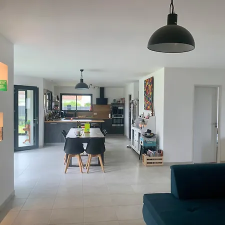 Belle Maison Avec Piscine